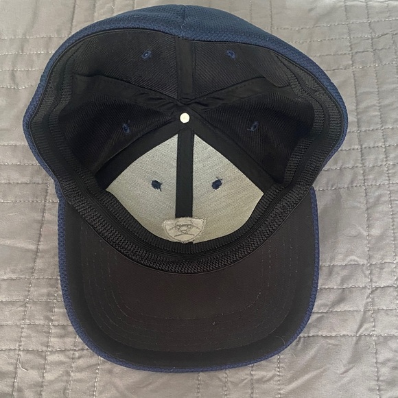 Ariat Navy Blue Cap with Logo Fitted - Picture 5 of 8